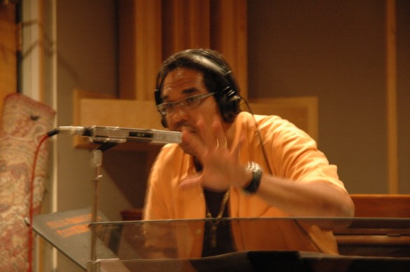 www.artistshare.com - Who bridged the gap between folk and blues?
